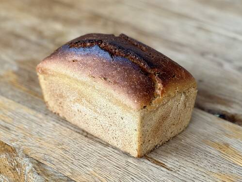 SKŁAD CHLEBA Chleb żytni pytlowy bez posypki na zakwasie naturalnym (360g) (dostępność: śr.-pt.)