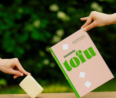 Książka "Totalnie tofu" Konrada Budzyka